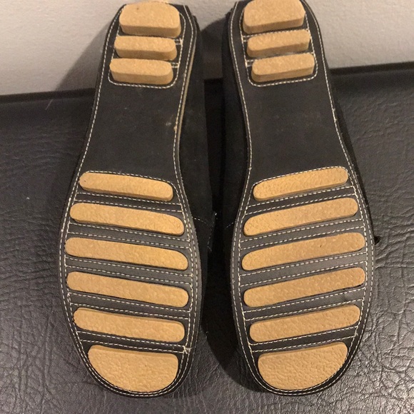Black moccasins size 8 - Picture 4 of 7